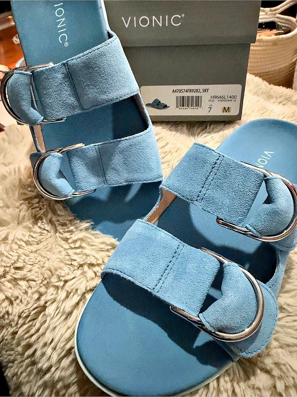 Vionic Corlee Suede Slide Sandal in Sky Size 7
